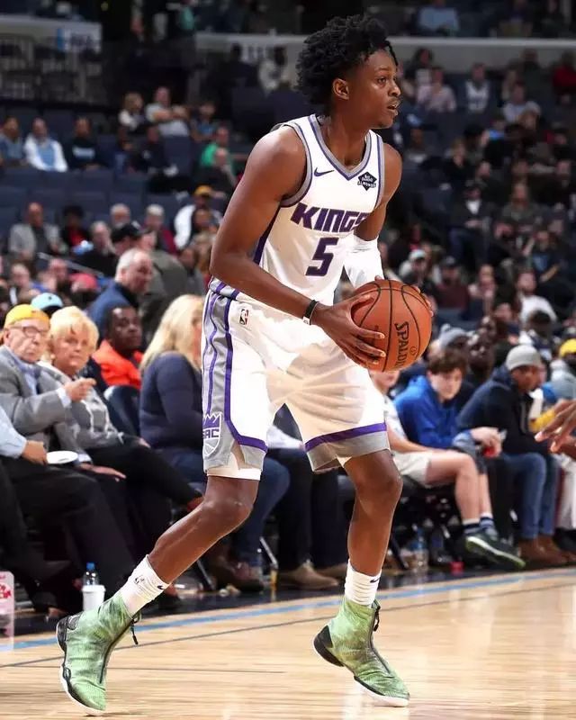 用五后卫 用五后卫